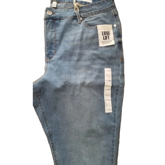 Code Bleu Plus Size Jeans - Picture 15 of 16